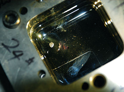 <a href='http://m.showplus.com.cn/product/3.htm' class='text_a'>模具激光焊機(jī)</a>修復(fù)鏡面模具效果